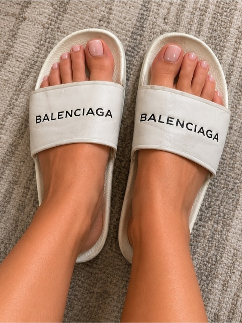 Balenciaga Pool Slides - Picture 2 of 4